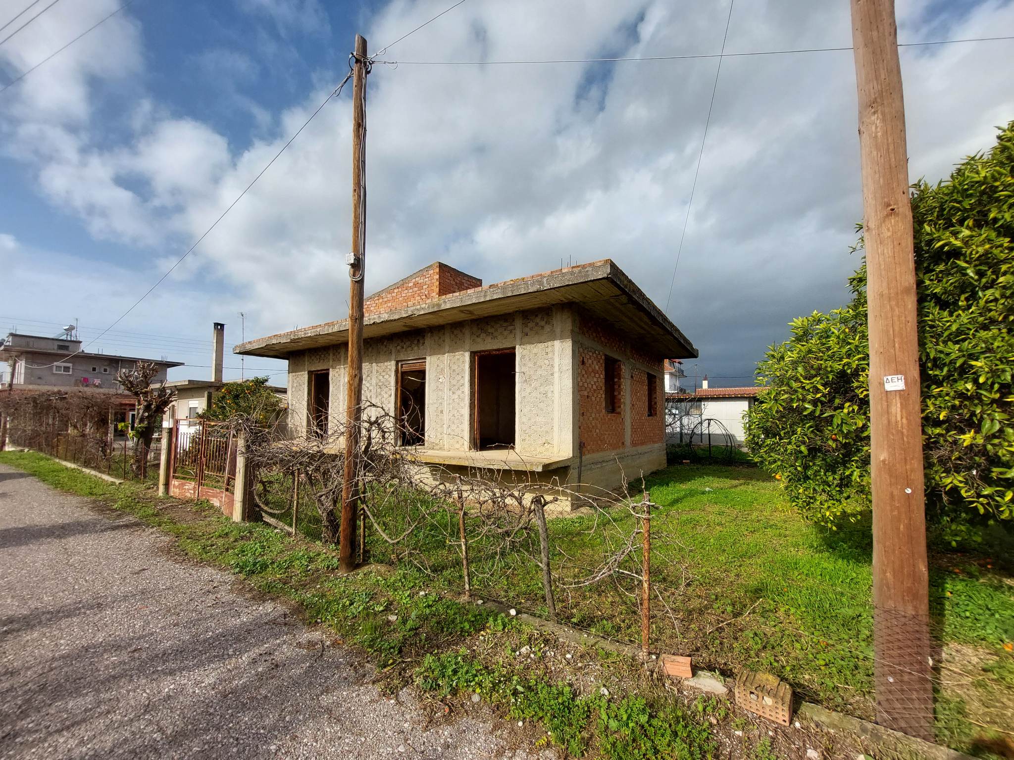 Πωλείται ημιτελής μονοκατοικία 95τμ σε οικόπεδο 300τμ στον περιοχή Άγιος Θωμάς Μεσολογγίου (ΚΩΔ. 13433)